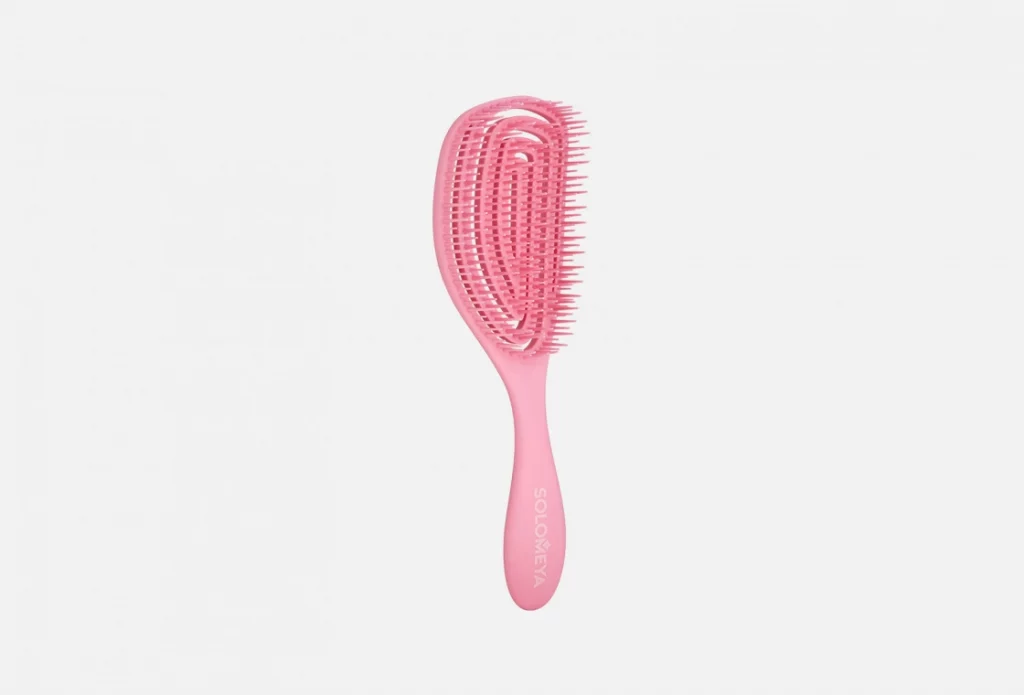 SOLOMEYA Расческа для сухих и влажных волос АРОМАТ КЛУБНИКИ овальная Solomeya Wet Detangler Brush Oval Strawberry, 1 шт.